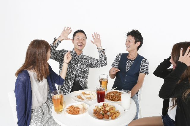 合コンでモテる男性になれる!?女性に好印象な振る舞い方【合コン編】